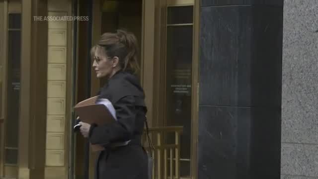 Palin resumes court battle with New York Times